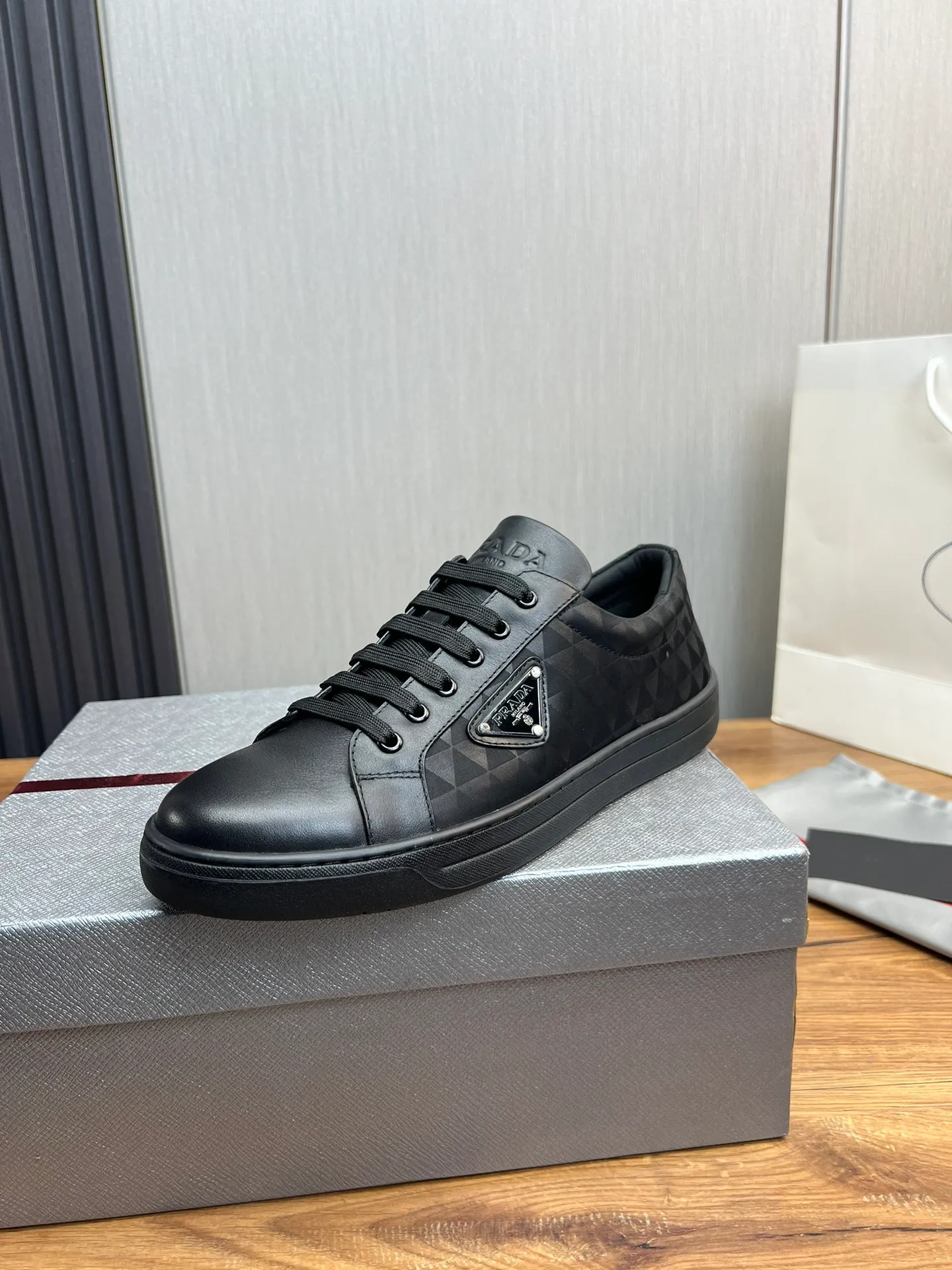 Men's shoes 💰500💰 [PRADA] Popular items in the men's shoe counter, synchronized with the official website, 1 high-quality shipment ✔️Original cowhide splicing + cowhide lining, 1🆚1 replica, original sole, 38-45 (45 customized, non-refundable)